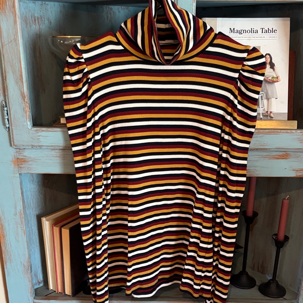 Veronica beard turtleneck size med
